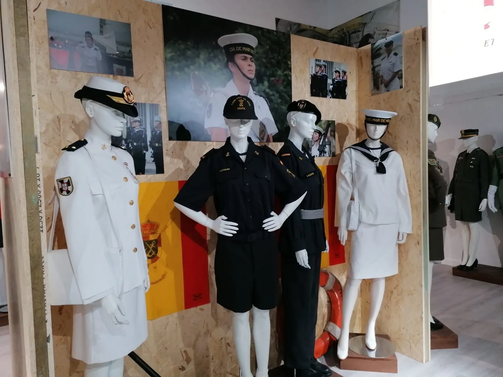 Foto 10 - Galer&iacute;a: presentada la exposici&oacute;n de uniformes militares espa&ntilde;oles con la colecci&oacute;n 'Mujeres de uniforme'