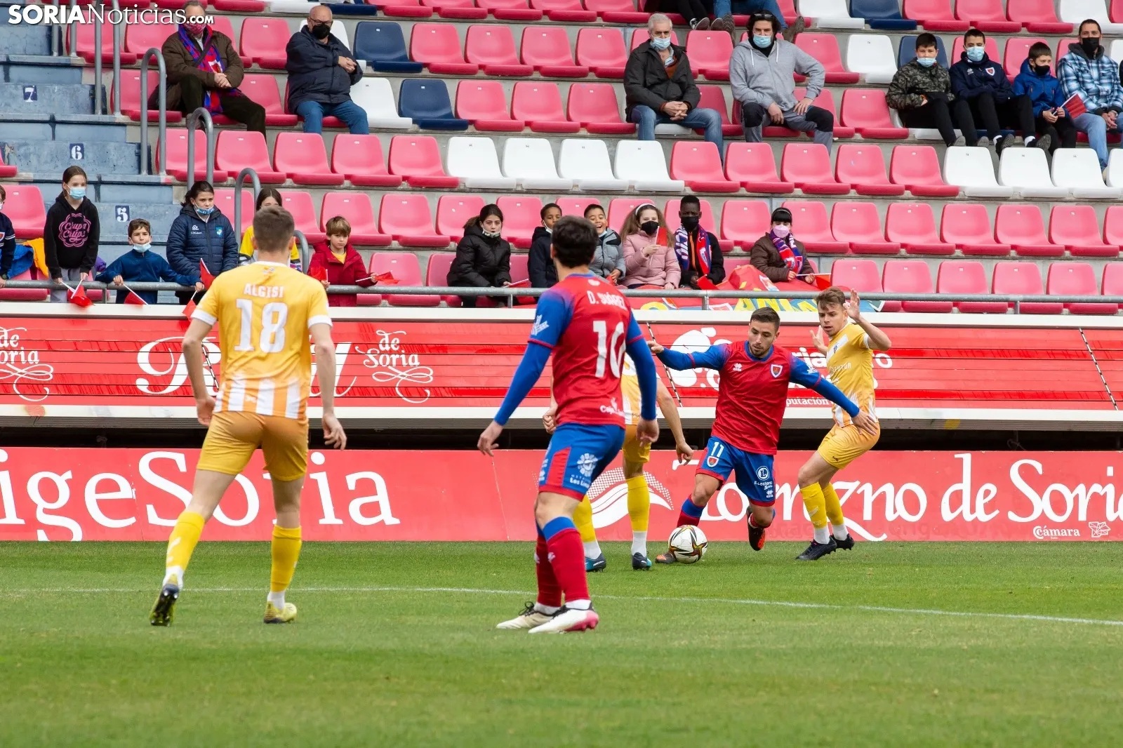 Numancia vs Badalona / María Ferrer
