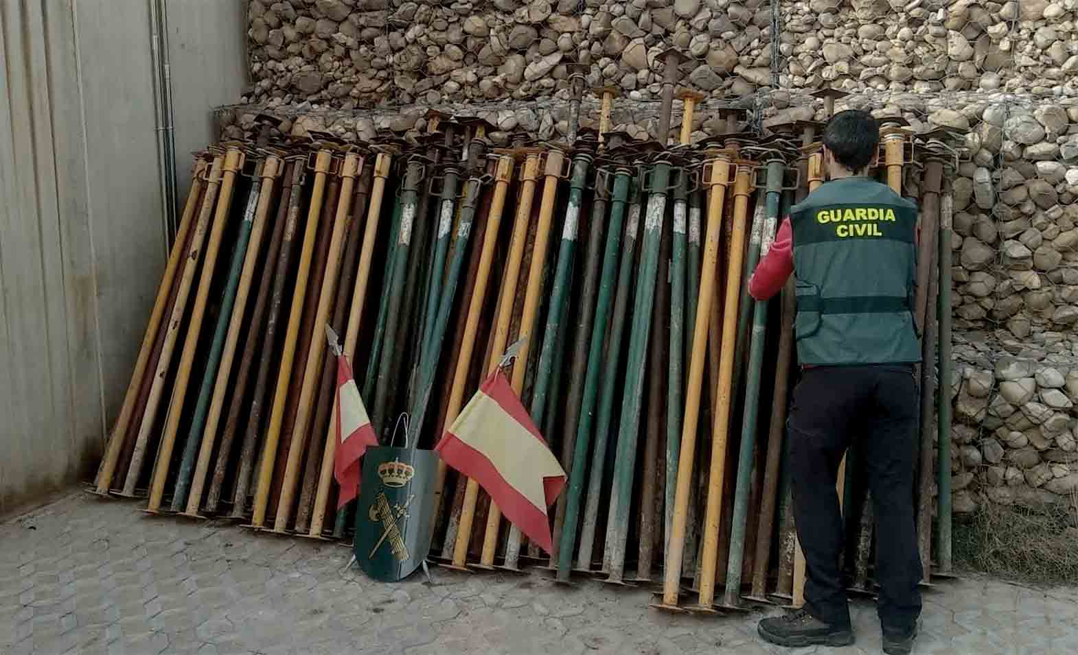 Investigados dos vecinos de Casarejos por robar 185 puntales de obra en  Burgos - SoriaNoticias