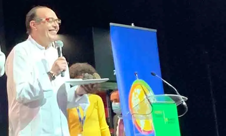 El chef italiano tras llevarse el ejemplar soriano. /MF