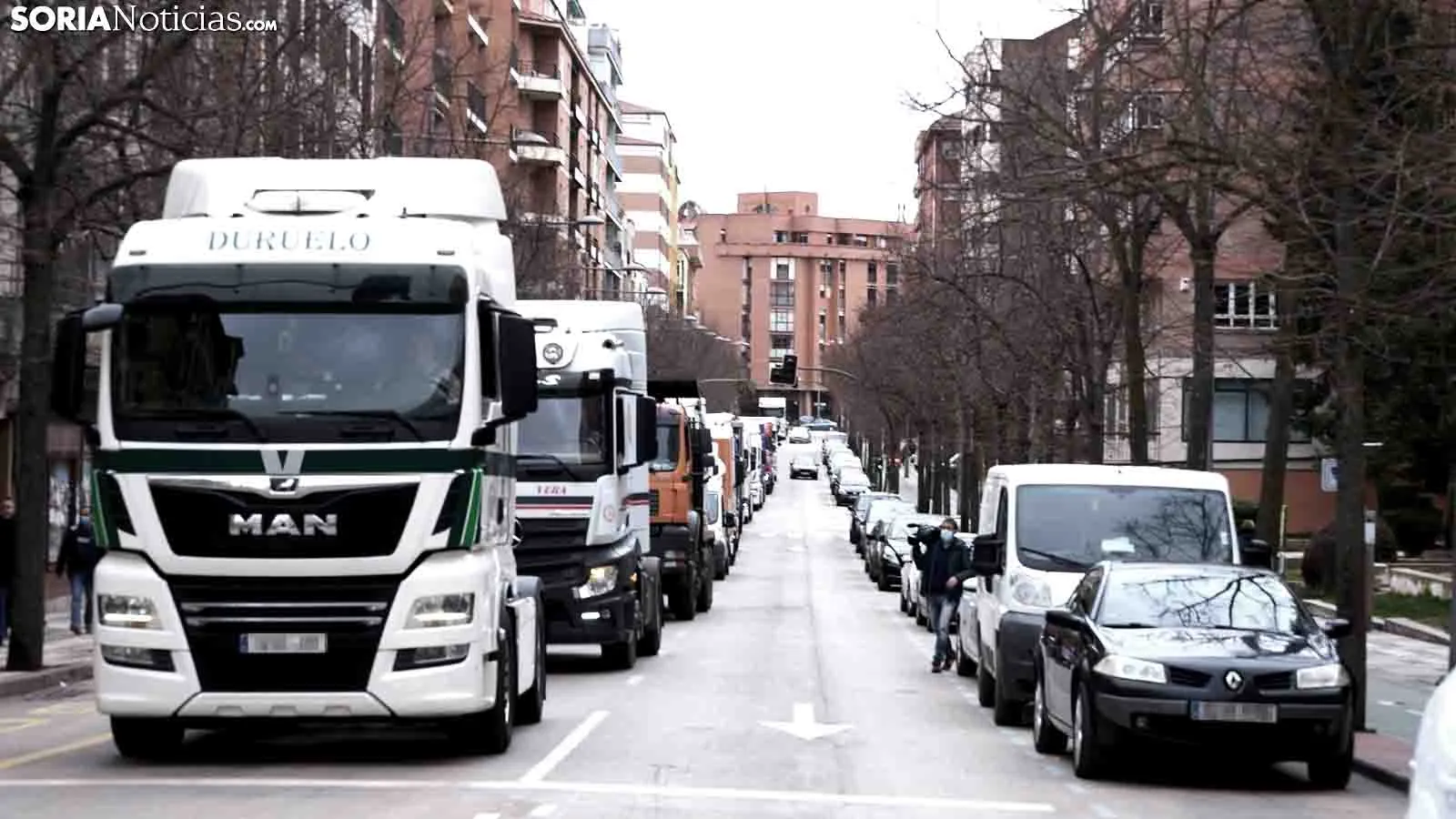 Caravana de camiones en la capital este jueves. /Cirilo Vargas