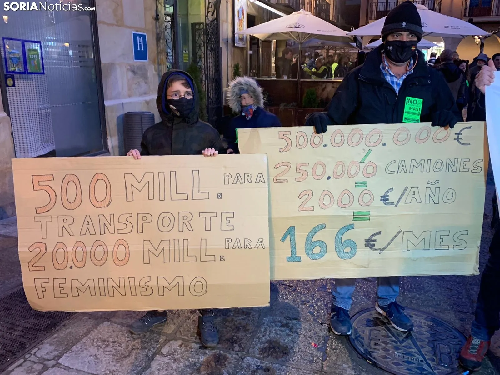 Foto 17 - Centenares de transportistas se quejan en Soria de la subida de los carburantes 
