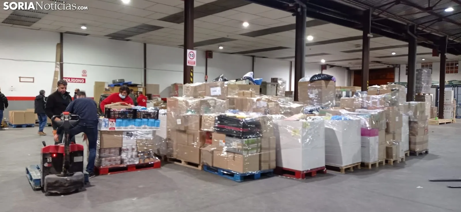 Palets con parte de lo recaudado por Mochuelo Jam.