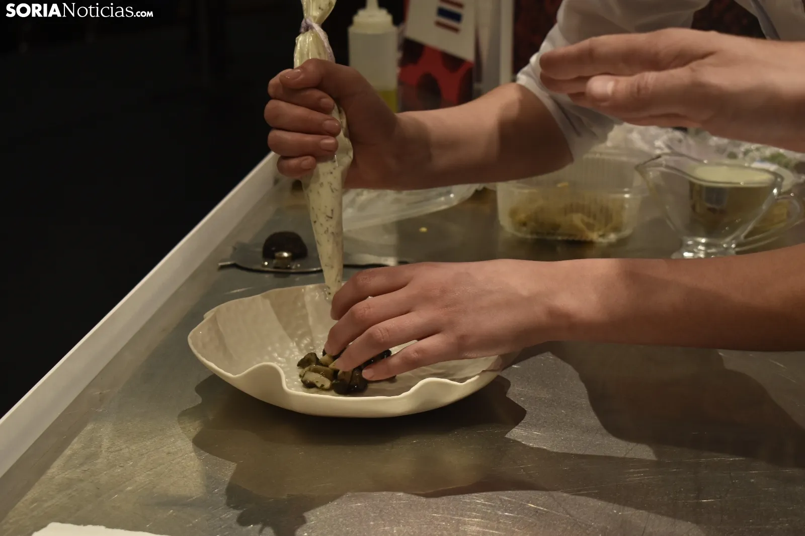 Anthony Burd y Alejandra Antón cocinan juntos el mejor plato de trufa negra del mundo.
