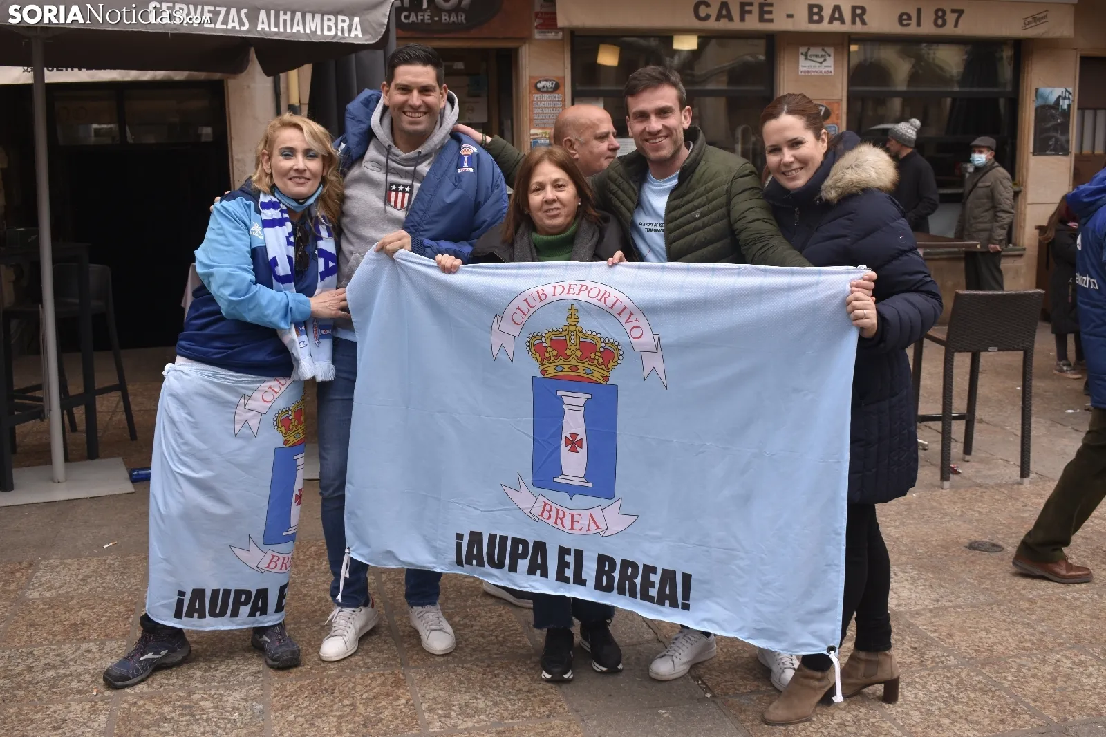 Aficiones en los compases previos del Numancia-Brea. 