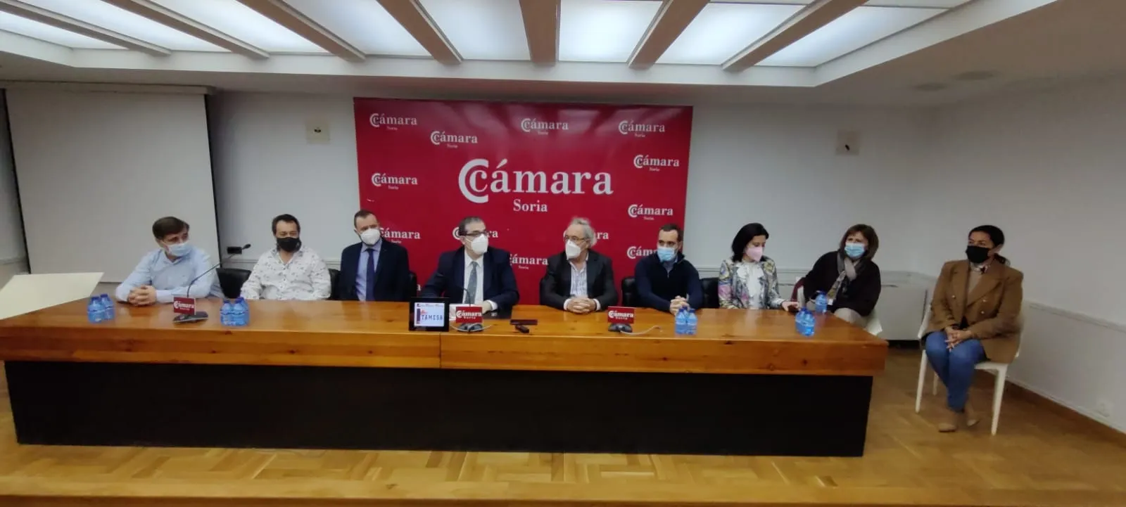 Foto 2 - Santamar&iacute;a: &ldquo;Las empresas saben que no es el momento de jugar a izquierdas y derechas, sino de arrimar el hombro&rdquo;