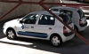 Vehículos del Sacyl estacionados en el aparcamiento del centro de salud burgense. /GM