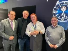 Serrano (izda.),Carlos Capel organizador, la chef ucraniana Ksenia Amber y De Gregorio. /Dip.