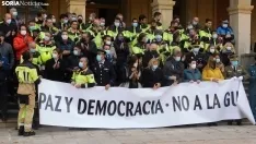 Foto 2 - Las instituciones sorianas mandan su apoyo a Ucrania a trav&eacute;s de la concentraci&oacute;n de FEMP