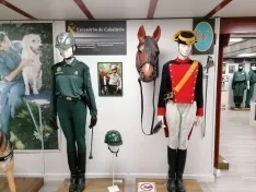 Foto 3 - Galer&iacute;a: presentada la exposici&oacute;n de uniformes militares espa&ntilde;oles con la colecci&oacute;n 'Mujeres de uniforme'