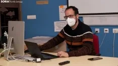 Sergio García, director de Soria Noticias, imparte una charla en la Escuela de Artes. Cirilo Vargas