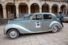 Coches antiguos Plaza Mayor / María Ferrer