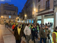 Foto 7 - Centenares de transportistas se quejan en Soria de la subida de los carburantes 