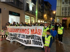 Foto 9 - Centenares de transportistas se quejan en Soria de la subida de los carburantes 