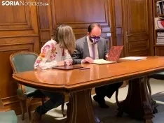 Foto 3 - Diputaci&oacute;n firma dos convenios de 7.000 euros con las Celt&iacute;beras y el Triatl&oacute;n Soriano