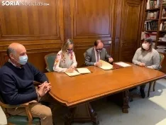Foto 4 - Diputaci&oacute;n firma dos convenios de 7.000 euros con las Celt&iacute;beras y el Triatl&oacute;n Soriano