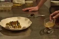 Anthony Burd y Alejandra Antón cocinan juntos el mejor plato de trufa negra del mundo.
