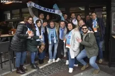 Aficiones en los compases previos del Numancia-Brea. 