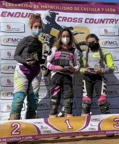 Foto 4 - Alvar Guemes y Alba Mart&iacute;n, ganadoras del I Cross Country Almaz&aacute;n