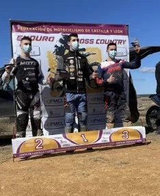 Foto 3 - Alvar Guemes y Alba Mart&iacute;n, ganadoras del I Cross Country Almaz&aacute;n