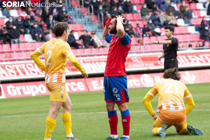 Numancia 0-0 Badalona, punto insuficiente en la lucha por el ascenso directo