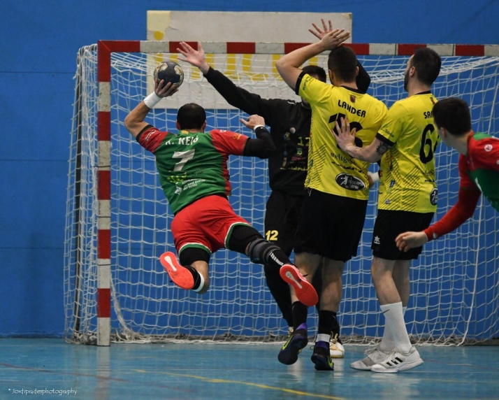 El BM Soria cae en Sant Quirze (30-29) y se complica la permanencia