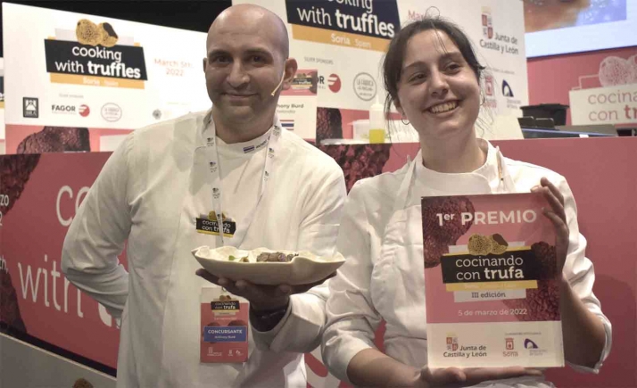ASOHTUR reconoce la contribución a la gastronomía soriana de durante Concurso Internacional Cocinando con Trufa