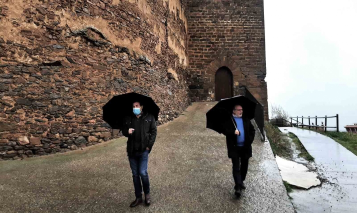 Visita institucional al castillo de Vozmediano