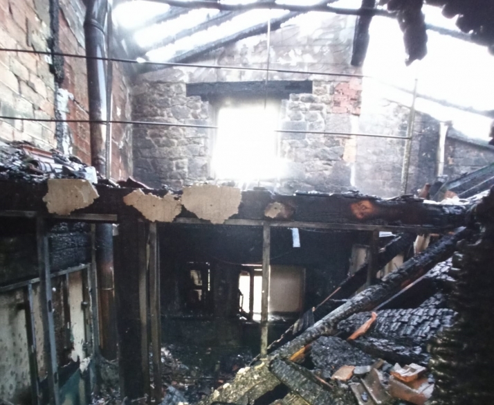 Vídeo: Sofocan un importante incendio en una vivienda de Vinuesa