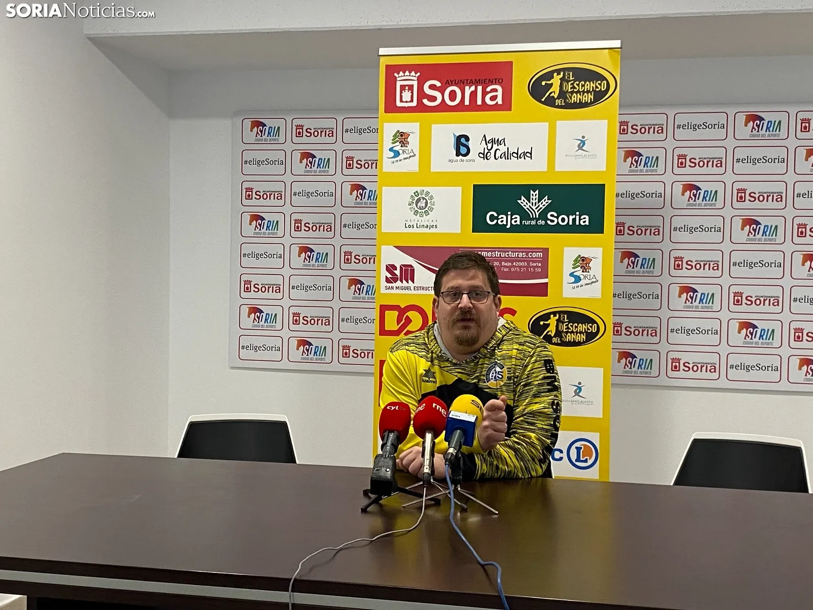 Lluelles en rueda de prensa previa al partido frente a Cajasur Córdoba