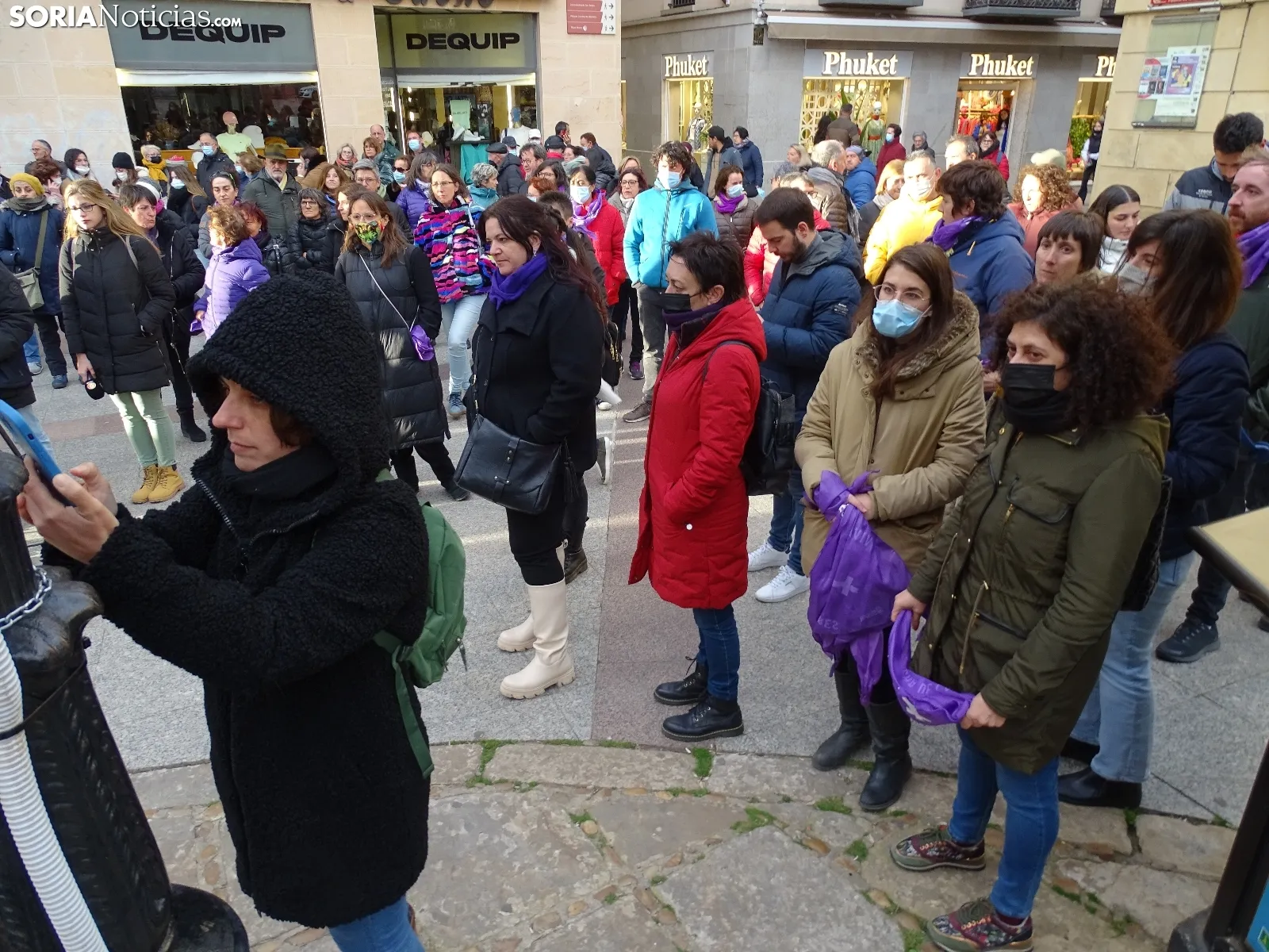 Una imagen de la concentración hoy en la plaza de Las Mujeres. /SN
