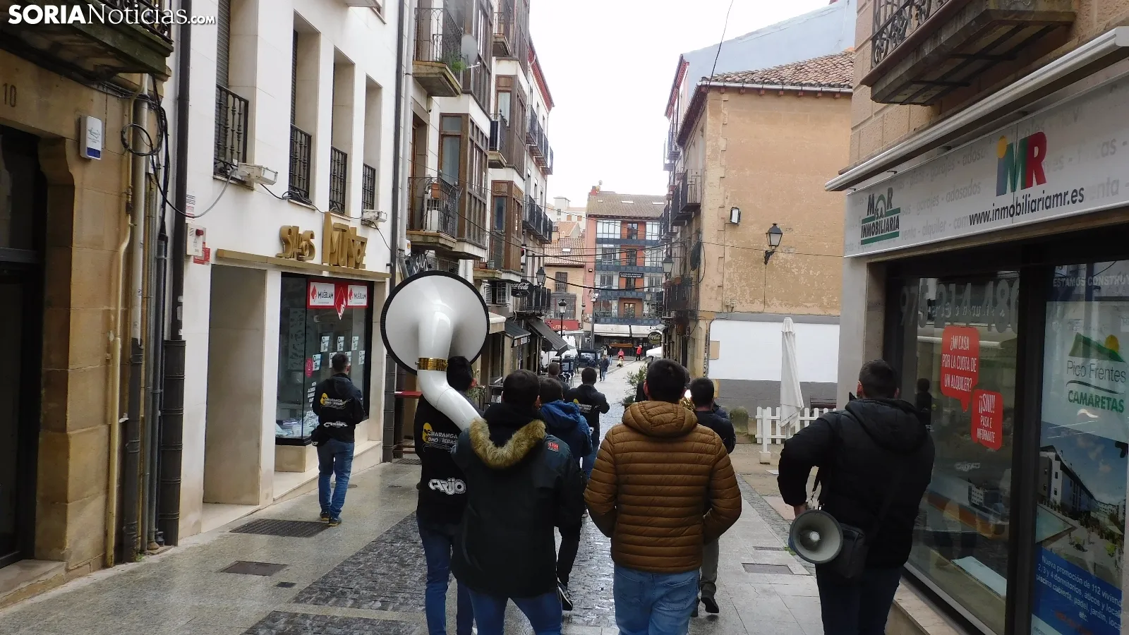 Foto 18 - Galer&iacute;a: la Charanga Komo Kieras desaf&iacute;a a la lluvia para celebrar su d&eacute;cimo aniversario