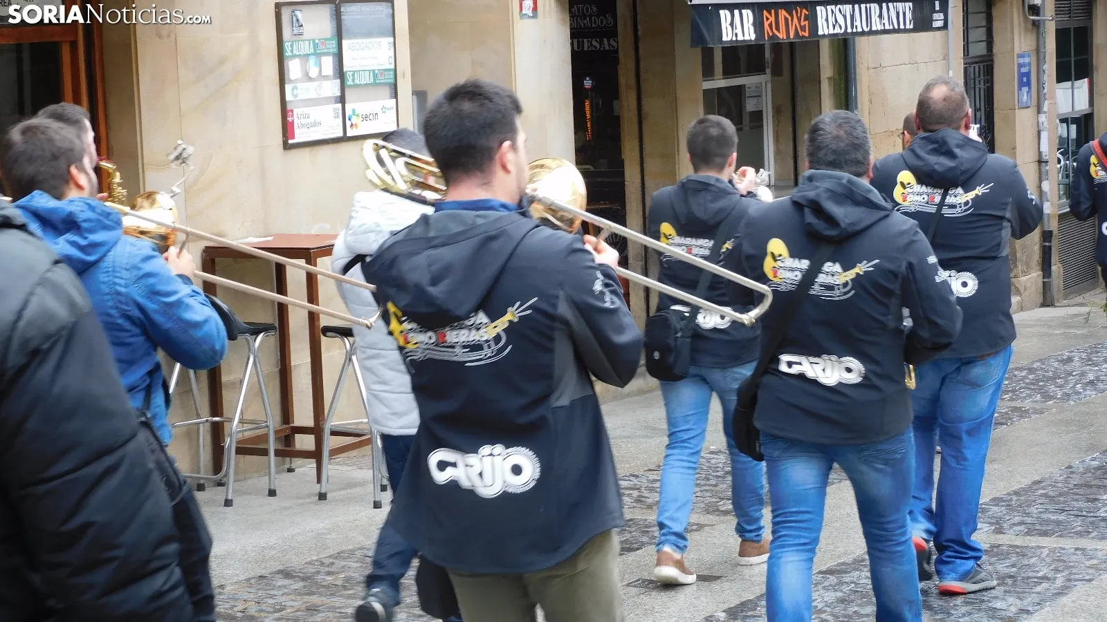 Foto 17 - Galer&iacute;a: la Charanga Komo Kieras desaf&iacute;a a la lluvia para celebrar su d&eacute;cimo aniversario