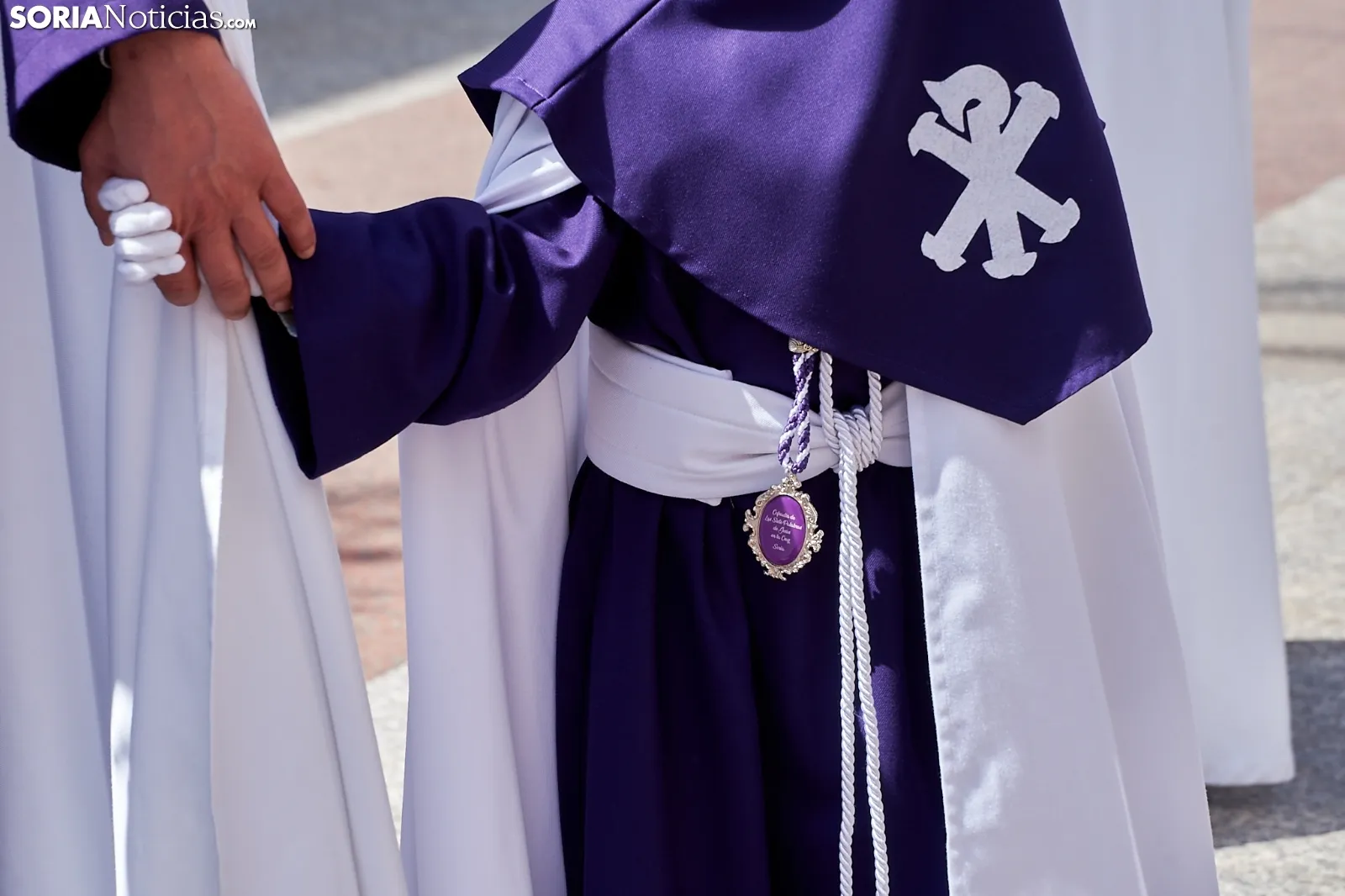 Una imagen de la procesión de este mediodía/. Cirilo Vargas. 