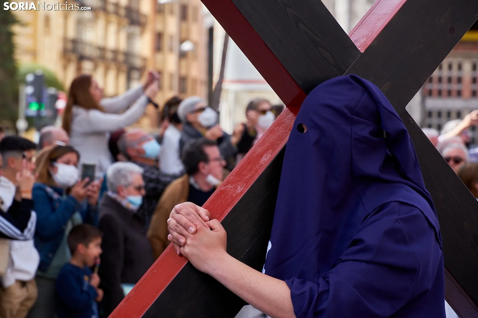 Una imagen de la procesión de este mediodía/. Cirilo Vargas. 
