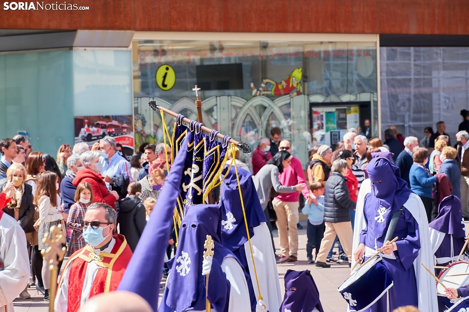 Una imagen de la procesión de este mediodía/. Cirilo Vargas. 