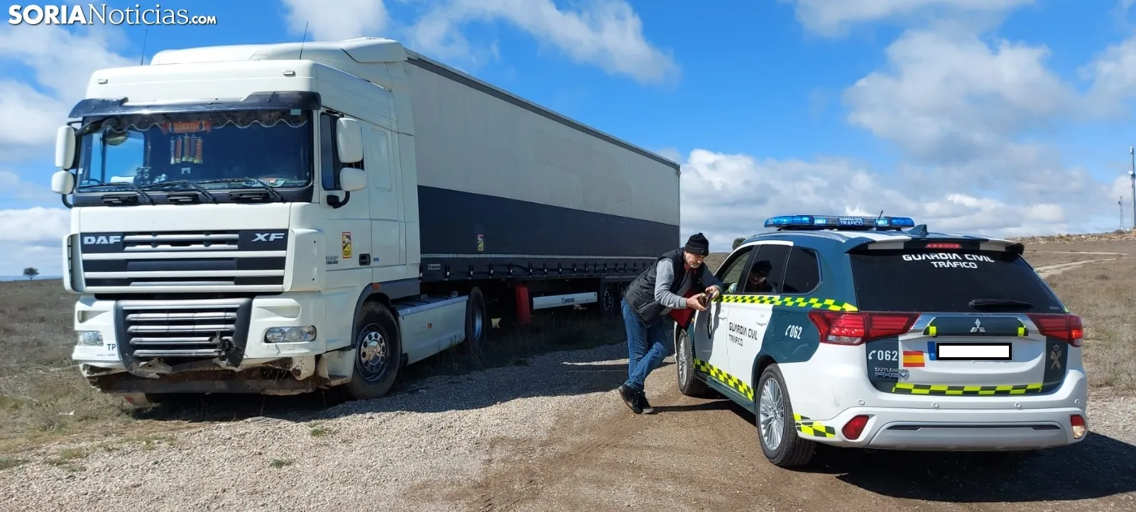 Laboriosa retirada de un camión en La Omeñaca.
