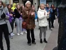Una imagen de la concentración hoy en la plaza de Las Mujeres. /SN