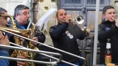 Foto 3 - Galer&iacute;a: la Charanga Komo Kieras desaf&iacute;a a la lluvia para celebrar su d&eacute;cimo aniversario