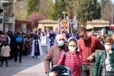 Una imagen de la procesión de este mediodía/. Cirilo Vargas. 