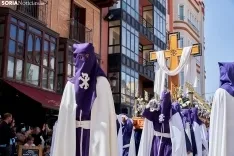 Una imagen de la procesión de este mediodía/. Cirilo Vargas. 