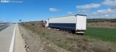 Laboriosa retirada de un camión en La Omeñaca.