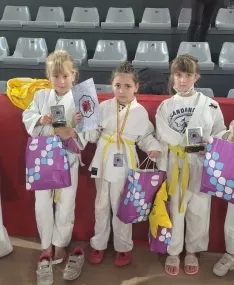 Foto 4 - Diez medallas para el Kodokan en Palencia
