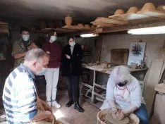 Foto 4 -  Alfonso Almaz&aacute;n muestra su trabajo en los 'D&iacute;as Europeos de la Artesan&iacute;a'