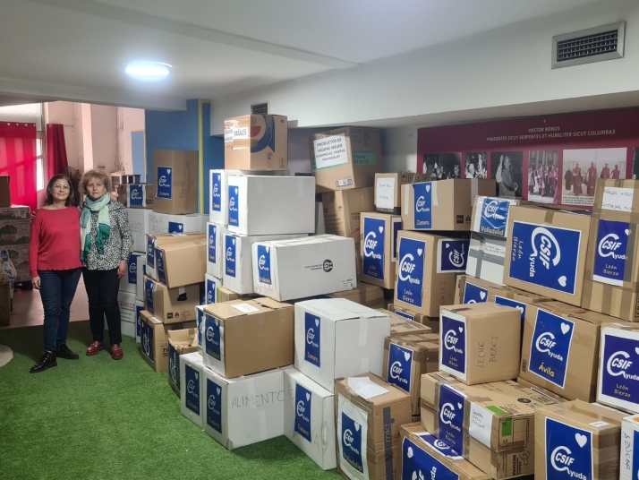 CSIF Castilla y Le&oacute;n entrega m&aacute;s de una tonelada de alimentos y otros productos para los refugia