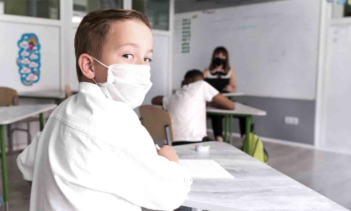 Castilla y León adapta los protocolos para eliminar la obligatoriedad de las mascarillas en los centros educativos
