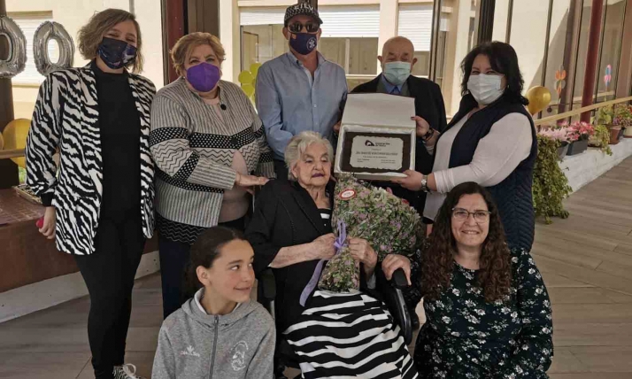 Gómara celebra el centenario de Consejo Sola acompañada de su familia