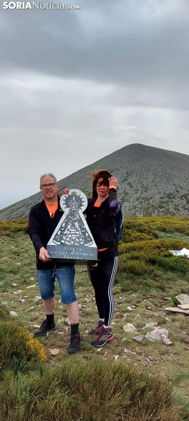 Foto 11 - Fotos: la Asociaci&oacute;n Amigos del Moncayo sube al Moncayo una Virgen de los Milagros de chapa