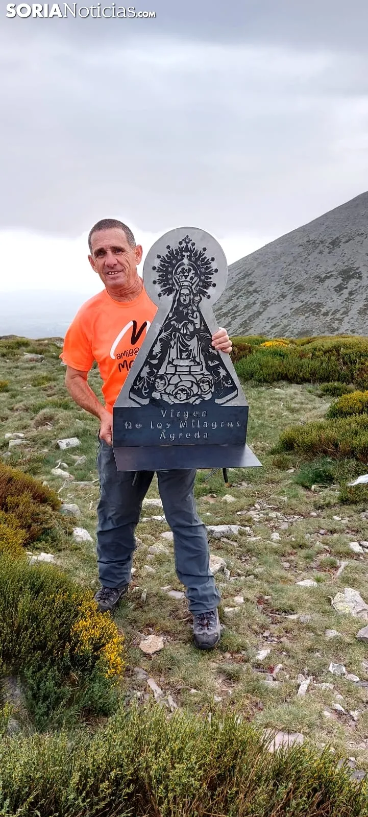 Foto 9 - Fotos: la Asociaci&oacute;n Amigos del Moncayo sube al Moncayo una Virgen de los Milagros de chapa
