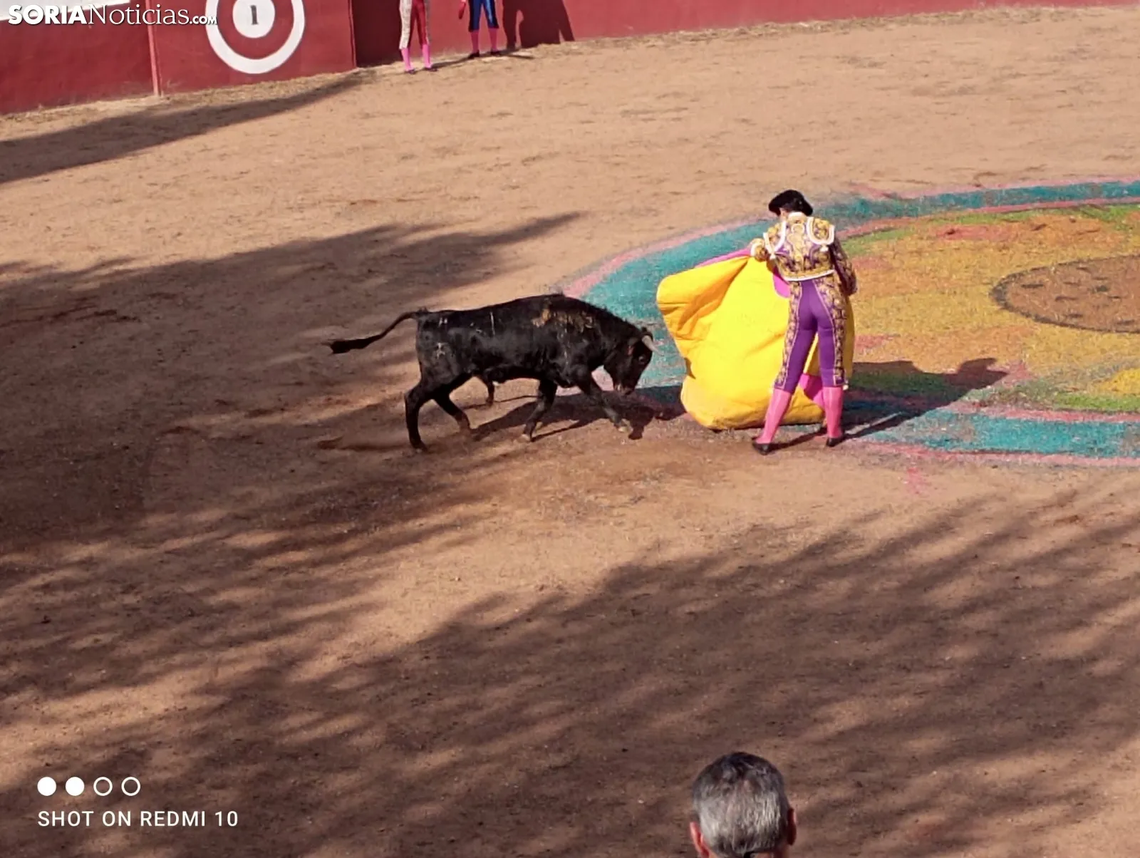 Una imagen de la tarde taurina hoy en Quintana. /SL